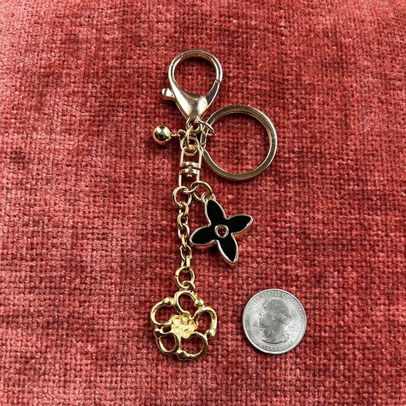 New ABSTRACT FLOWER Bag Charm Black and Gold Tone 🌺 - Picture 6 of 7